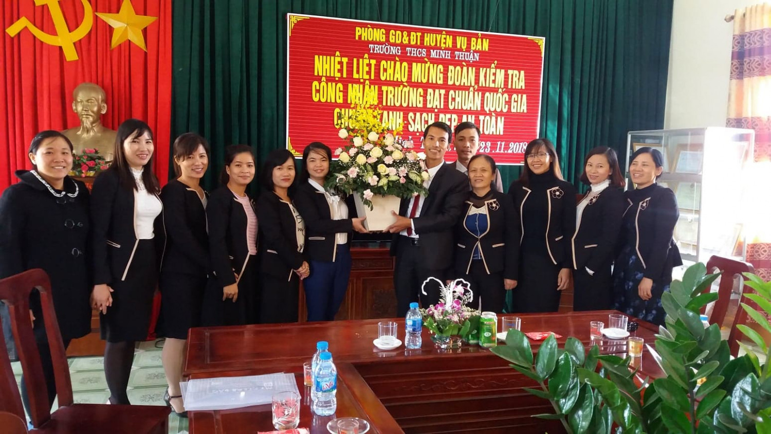Đón đoàn kiểm tra công nhận trường đạt chuẩn quốc gia và chuẩn xanh- sạch- đẹp - an toàn